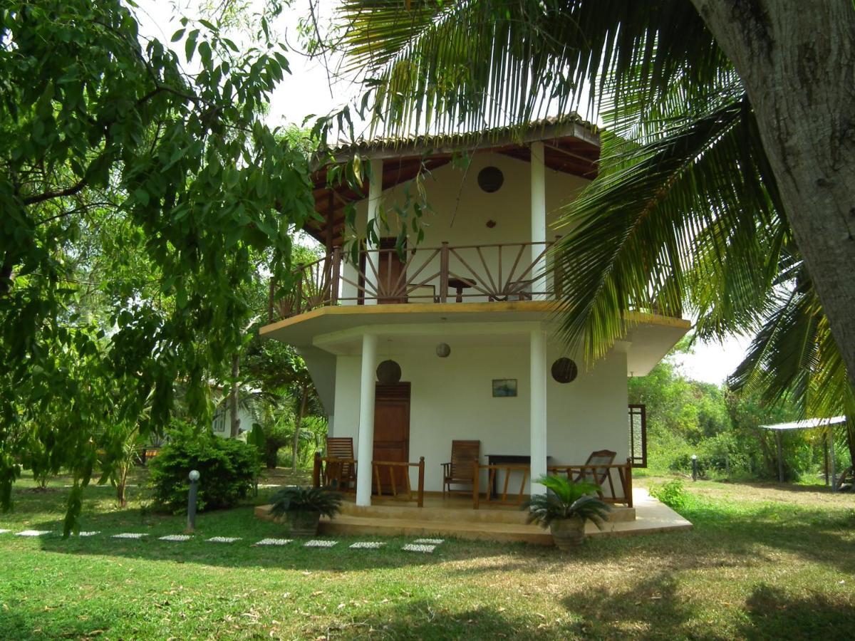 Villa Coconut Island Tangalle Exterior foto